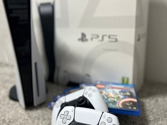 PlayStation 5(DISC) + 2 Dualsense + 5 GAMES