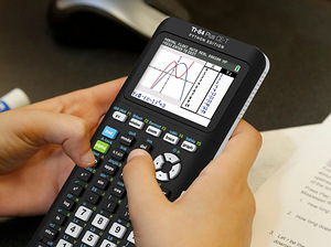 Graphing calculator TI-84 Plus CE-T Python Edition (3 foto / 3)