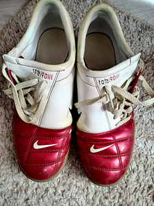 Бутсы Adidas(42), Nike(42,5) (4 фото из 6)