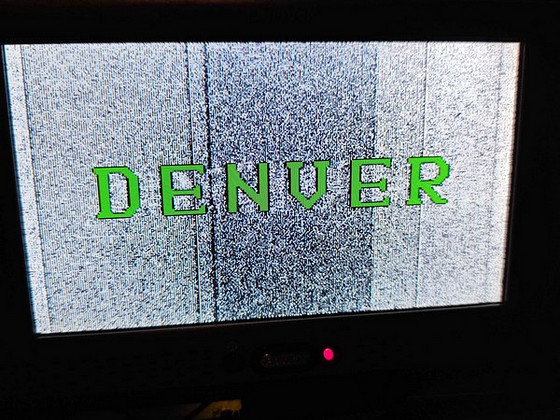 Автомобильный телевизор/монитор Denver работает, идеален для автомобиля или гара...