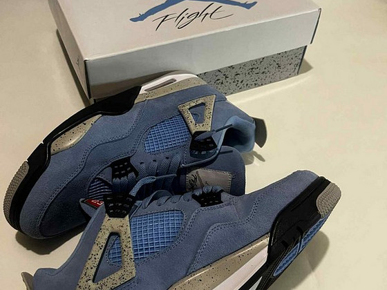Jordan 4 unc