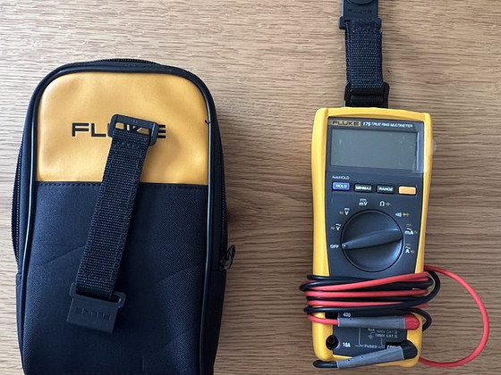 FLUKE 175 TRUE RMS МУЛЬТИМЕТР. НОВЫЙ!