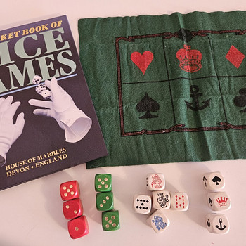 Карманная книга ИГР С КОСТЯМИ