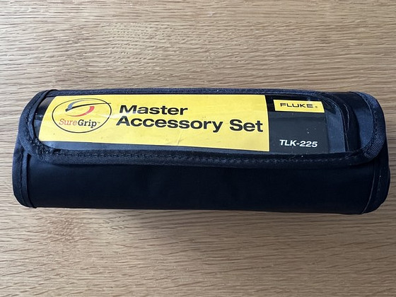 Fluke TLK-225 SureGrip Master Accessory Set. UUS!
