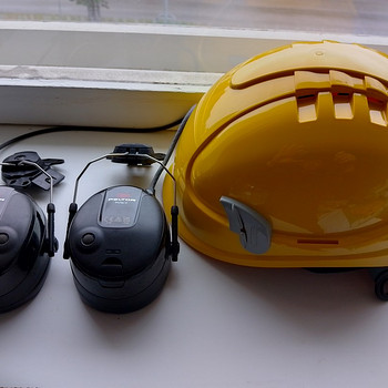Kiiver + kõrvaklapid 3M PELTOR ProTak!!!