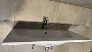 Valge valamu ja segisti ideal standart t350901 (1 foto / 4)