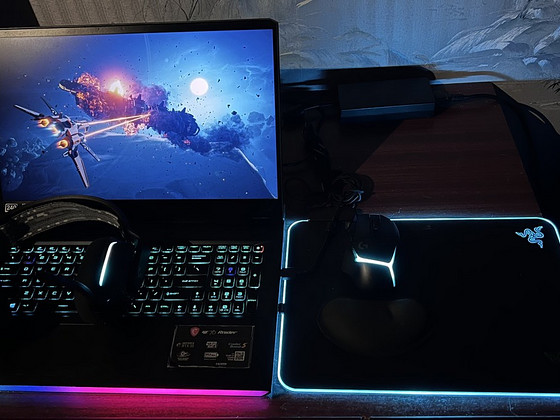 Игровой Ноутбук MSI GE76 Raider 10UG на запчасти