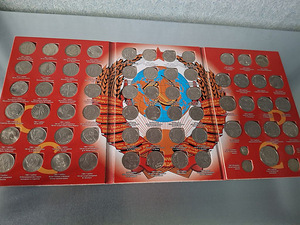 Müntide album "NSVL juubelimündid" (2 foto / 4)