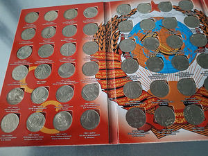 Müntide album "NSVL juubelimündid" (3 foto / 4)