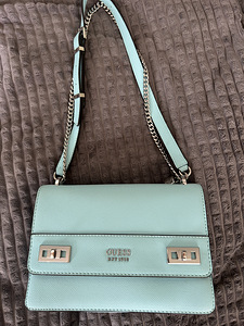 Голубая сумка Guess (1 фото из 3)