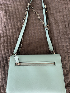 Голубая сумка Guess (3 фото из 3)