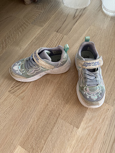 Skechers tossud, 27 (3 foto / 3)
