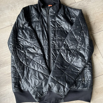 Новая спортивная куртка Nike M