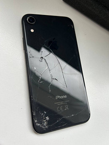 iPhone XR - (must) Black - 64GB (4 foto / 4)