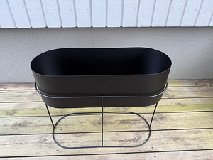 Taimede metall depoo, H&M Home, must (4 foto / 4)