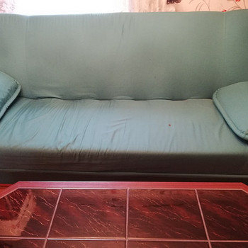 Sinakasrohekas diivanvoodi pesukastiga