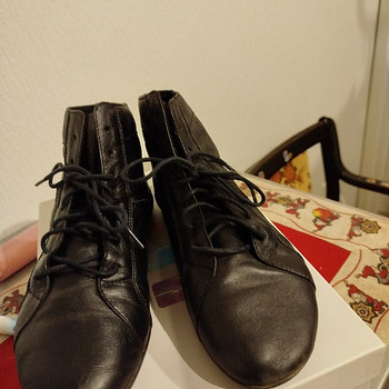 SAAPAD suurus 37, Bata. Nahk.
