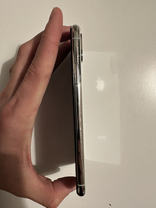 iPhone XS 64 (4 фото из 8)