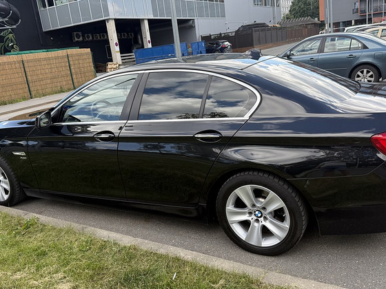 BMW 528i