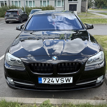 BMW 528i