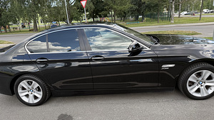 BMW 528i (4 фото из 8)