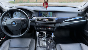 BMW 528i (8 фото из 8)