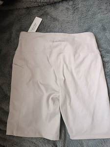 Calvin Klein biker retuusid väikese taskuga M. (2 foto / 5)