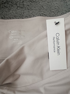 Calvin Klein biker retuusid väikese taskuga M. (5 foto / 5)