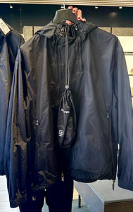 Armani (1 фото из 4)