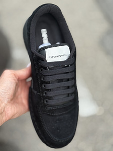 Armani (1 foto / 6)