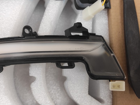 Škoda Octavia 2013-2018 LED dünaamilised suunatuled peeglis