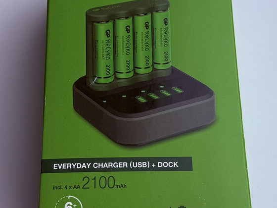 GP ReCyko Rechargeable Everyday Charger (USB) + Dock