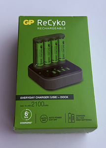 GP ReCyko Rechargeable Everyday Charger (USB) + Dock (1 foto / 5)
