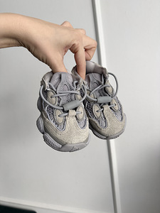 Adidas yeezy 500 (2 foto / 4)
