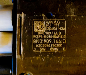 Roolilatt AUDI A4 8K0 909 144 B (3 foto / 4)