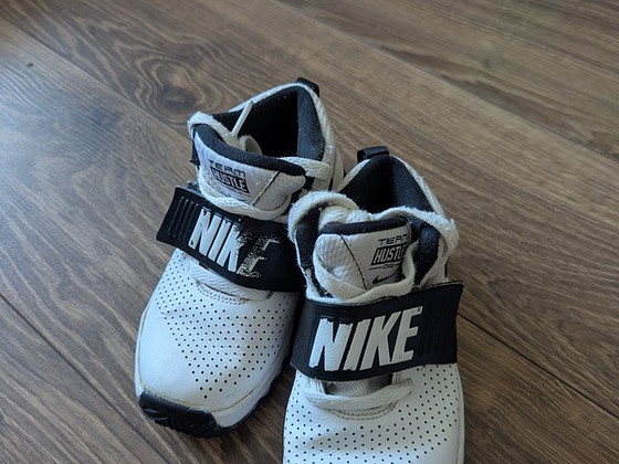 Кроссовки NIKE