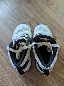 Кроссовки NIKE (3 фото из 4)