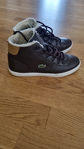 Lacoste (1 foto / 1)