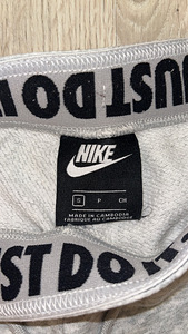 Спортивные штаны Nike (3 фото из 3)
