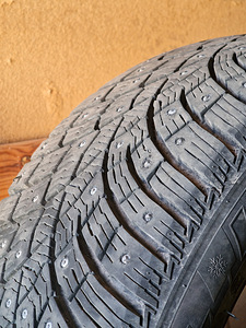 Triangle IcelynX TI501, 225/50R17 98 T XL RP studded (1 foto / 4)