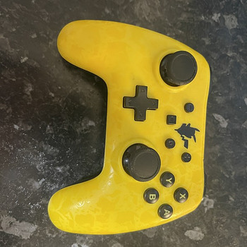 Pult Nintendo pikachu
