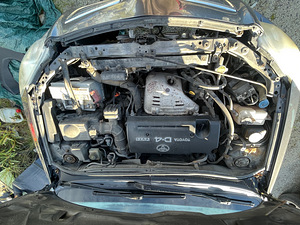 TOYOTA AVENSIS 2,4 BENS AUTOMAAT, VARUOSAD (2 foto / 10)