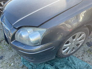 TOYOTA AVENSIS 2,4 BENS AUTOMAAT, VARUOSAD (10 foto / 10)