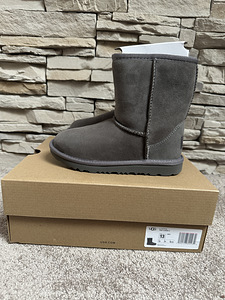 Продаются новые детские зимние сапоги UGG Classic II р.31 (1 фото из 9)