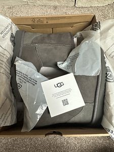 Продаются новые детские зимние сапоги UGG Classic II р.31 (7 фото из 9)