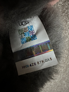 Продаются новые детские зимние сапоги UGG Classic II р.31 (9 фото из 9)