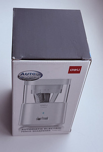Deli Automatic Electric Pencil Sharpener 71203 , White/Gray (4 фото из 8)