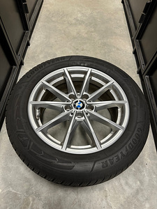 Оригинальные диски BMW Style 851 + зимние шины Goodyear (1 фото из 3)