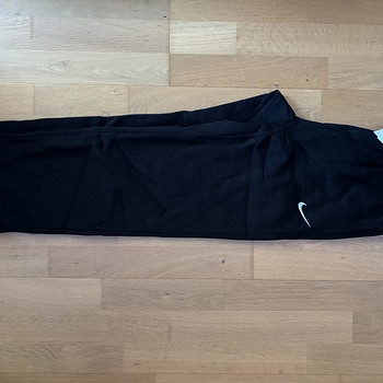 Новые спортивные штаны Nike, с бирками, хорошая цена