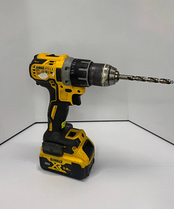 Dewalt аккумуляторная дрель DCD791 + аккумулятор 5Ah (2 фото из 2)